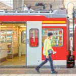 automatis-door-of-subway-train