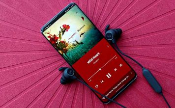 ВОЗ: Более миллиарда людей рискуют потерять слух из-за наушников