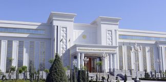 Gahryman Arkadagymyzyň Türkmen-awstriýa jemgyýetiniň ýolbaşçysy bilen duşuşygy