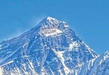 15 günde dört gezek Ewereste çykyp, Ginnesiň kitabyna girdi