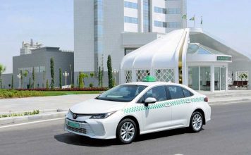 В таксопарк Ахала поступили новые автомобили Toyota Corolla