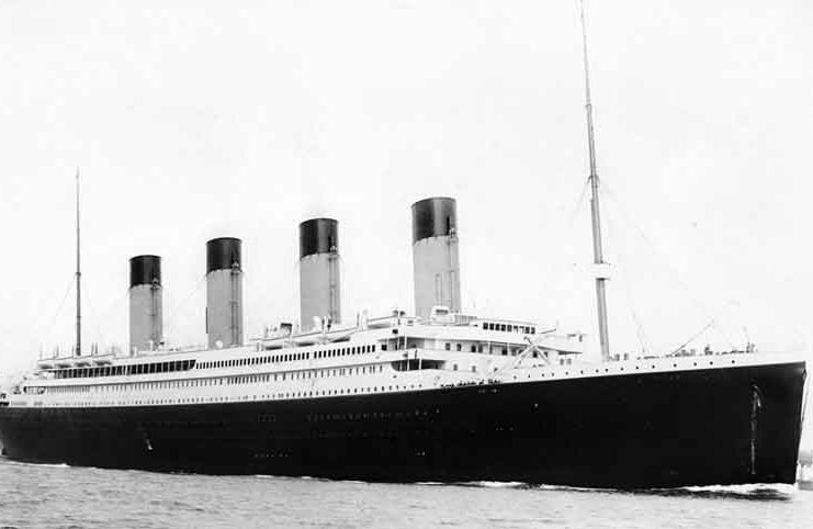 «Titanik» laýneriniň ilkinji syýahaty