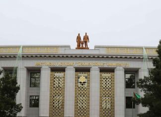 В туркменском вузе определили лучших знатоков- старшеклассников истории страны