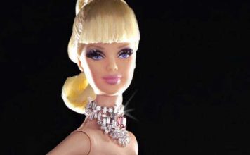 Самую дорогую куклу Барби продали за $302,5 тыс.