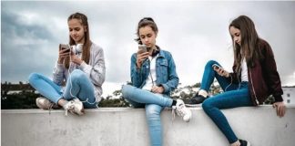 Indoneziýa 16 ýaşdan kiçi çagalar üçin sosial torlary gadagan etmekçi