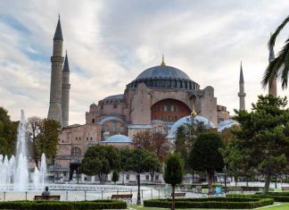 Посещение собора Святой Софии в Стамбуле (Айя-София) будет платным для иностранцев
