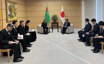 Встреча Министра иностранных дел Туркменистана с Генеральным секретарем Кабинета Министров Японии