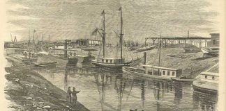 Sues kanalyndan ilkinji gämi geçýär