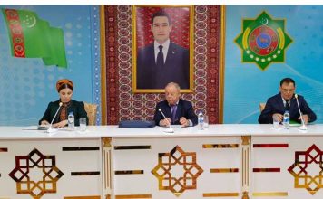 В туркменском институте молодых дипломатов прошла лекция по транспортной дипломатии