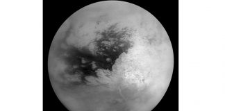 Saturnyň iň uly hemrasy Titan açylýar