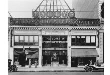 Ilkinji kinoteatr açylýar