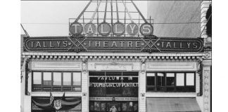 Ilkinji kinoteatr açylýar