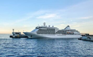 Российский круизный лайнер свяжет пять стран Каспия