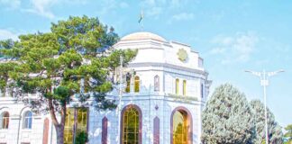 Demokratiýanyň aýdyň ýoly bilen