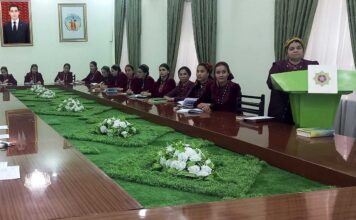 В честь 300-летия Махтумкули состоялась онлайн-конференция