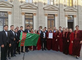 Туркменские музыканты завоевали «Золотую премию» на Всемирном фестивале оркестров в Вене