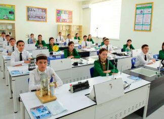 В новом поселке Туркменистана строят школу и детский сад