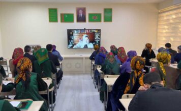 Туркменистан и Россия укрепляют межвузовские отношения