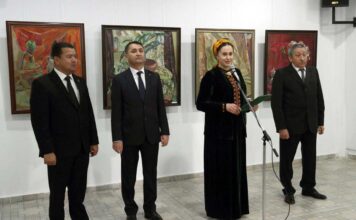 Ашхабад: Юбилей красок художника Оразгылыча Овезова