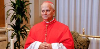 Rim Papasy taryhda ilkinji gezek Alžire barar