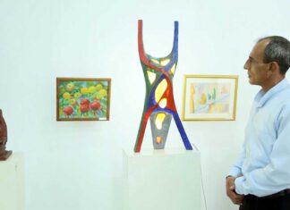 В Ашхабаде открылась юбилейная выставка туркменского скульптора