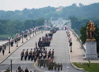 В США прошел военный парад по случаю 250-летнего юбилея армии на фоне протестов