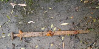 Derýadan 700 ýyllyk gylyç tapyldy