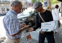 Iň soňky köçe gazeti satyjysy sylaglandy