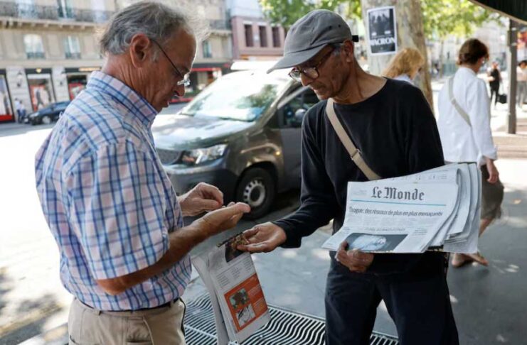 Iň soňky köçe gazeti satyjysy sylaglandy