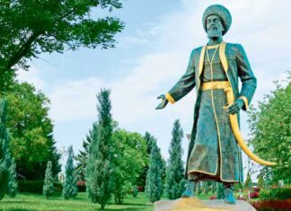 Туркменабат отметил 250-летие поэта-полководца Сейитназара Сейди