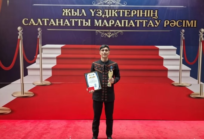 Turkmen student studying in Kazakhstan wins the title of Best Student of the Turkic Peoples