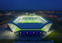 Daşyndan içi görünýän stadion (Dünýäniň täsin stadionlary)