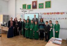 Профессора Ноттингемского Трентского университета посетили туркменский языковой институт