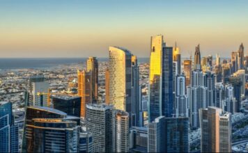 Самый высокий отель в мире открылся в Дубае