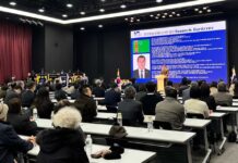 Türkmenistanyň Koreýa Respublikasyndaky Ilçisi Gwangju şäherinde geçirilen «Ýüpek ýolunyň ugrundaky çarwa halklar» atly serginiň açylyşyna gatnaşdy