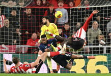 “Liwerpul” çempionlykdan daşlaşýar, “Arsenal” 11 oýundan soň ýeňiş gazanyp bilmedi