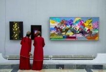 В Ашхабаде открылась выставка абстрактного искусства