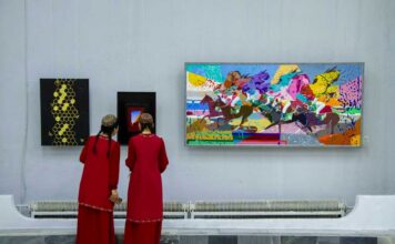 В Ашхабаде открылась выставка абстрактного искусства