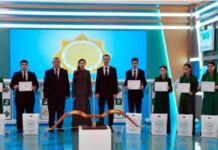 Старшеклассники Туркменистана сыграли в «Юных вестников мира»