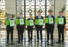 В Ашхабаде чествовали победителей международных олимпиад