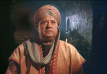 «Kesearkajyň düzünde» aýdymy bilen adygan