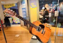 Kurt Kobeýniň gitarasy kolleje sowgat berildi