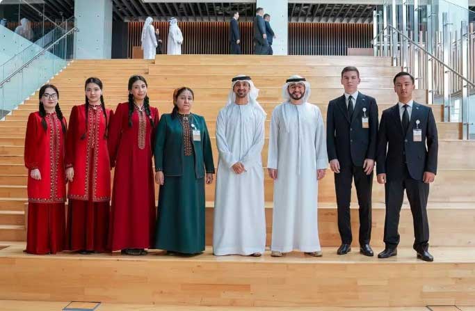 Turkmen-students-undergo-internships-in-Abu-Dhabi-(2)