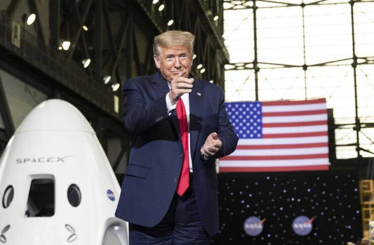 Tramp kosmosy özleşdirmek baradaky karara gol çekdi