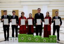 Edebiýat – dost doganlyk köprüsi” bäsleşiginiň ýeňijileri sylaglandy