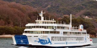 Özbaşdak hereket edýän ýolagçy gämisi