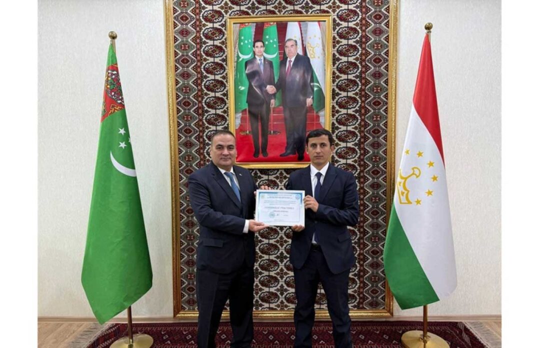 tajigistan-ilchihana-kitap-tanyshdyryyh