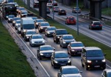 Ýewropa Komissiýasy içinden otlanýan hereketlendirijili awtoulaglaryň satuwyna girizilen gadagançylygy ýatyrdy