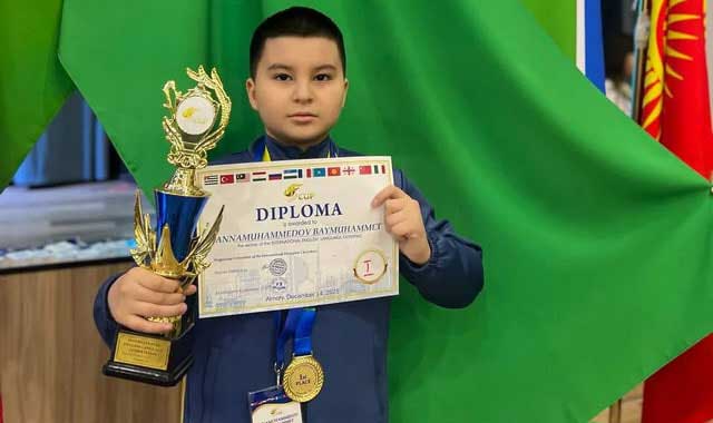 turkmen-student-алматы