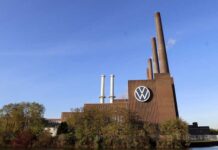 “Volkswagen” taryhynda ilkinji gezek Germaniýadaky önümçiligini ýatyrýar